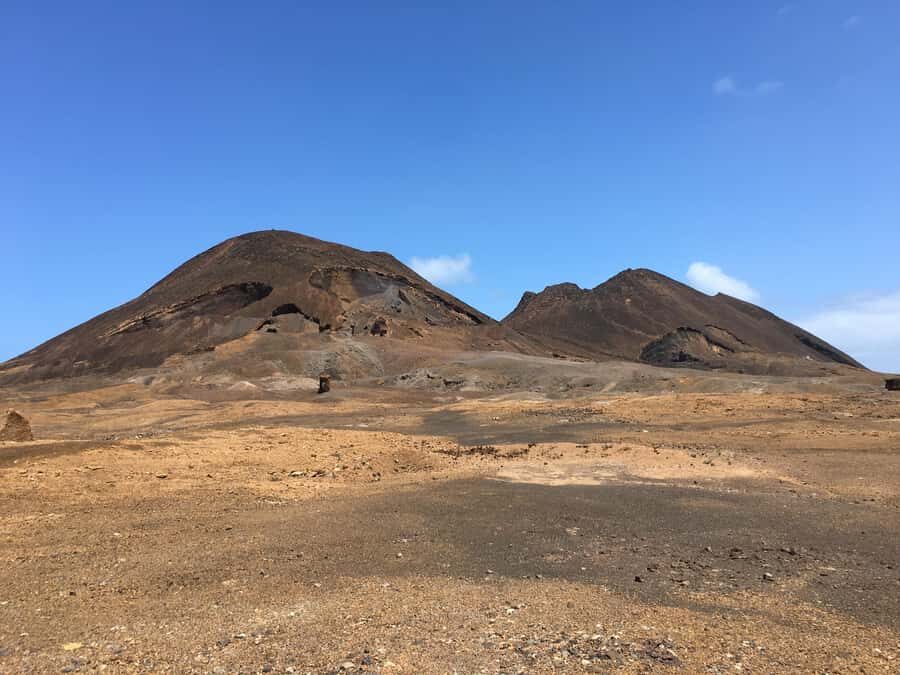 Beaches, Villages and Monte Verde (excludes city) - Praia Grande and Norte Baía: dunes, black volcanic edges, and big color changes