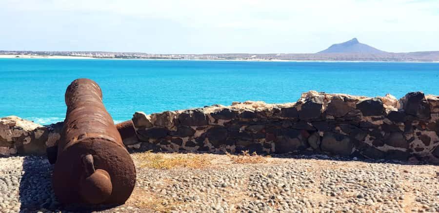 Boa Vista: Motoryacht Trip with Fishing, Snorkel, Beach BBQ - Key things that make this trip worth your time