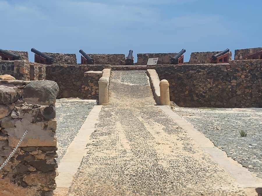 Boa Vista: Motoryacht Trip with Fishing, Snorkel, Beach BBQ - The bottom fishing stop: your chance to try, plus a built-in timeout