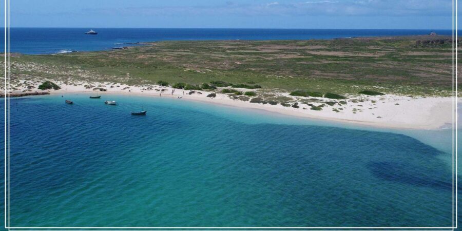Boa Vista: Motoryacht Trip with Fishing, Snorkel, Beach BBQ - The island BBQ day: fort time, swimming, and turning fish into lunch