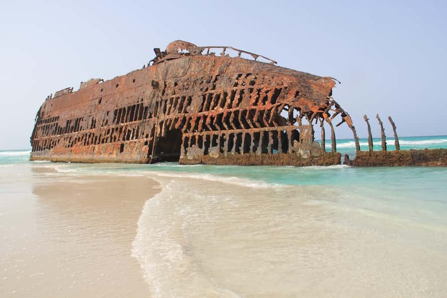 Boa Vista: Shipwreck, Viana Desert & Sal Rei Tour - Rabil craft store stop: souvenirs you can actually explain