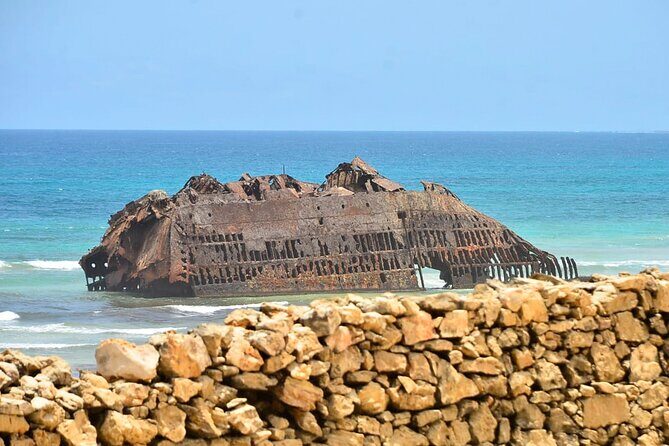 Boa Vista Tour: Santa Mónica, Desert & Shipwreck - Sal Rei Lunch Stop: A Chance to Eat Local, Not Just Fill Your Stomach