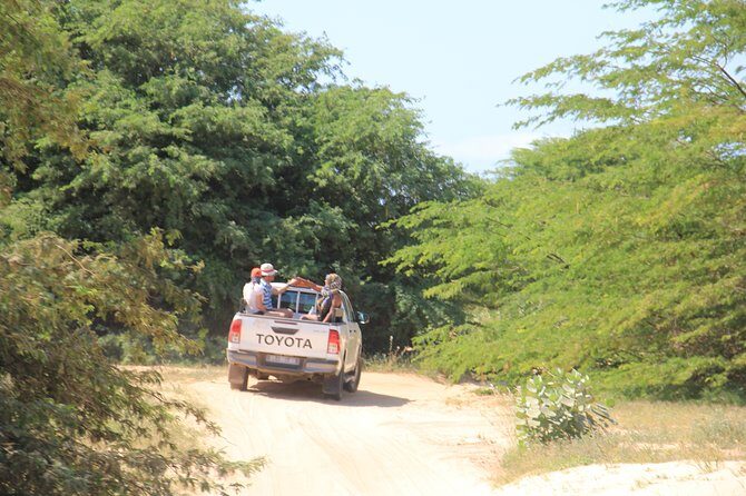 Combi Relax Tour - Stop 3: Varandinha caves at Praia da Varandinha