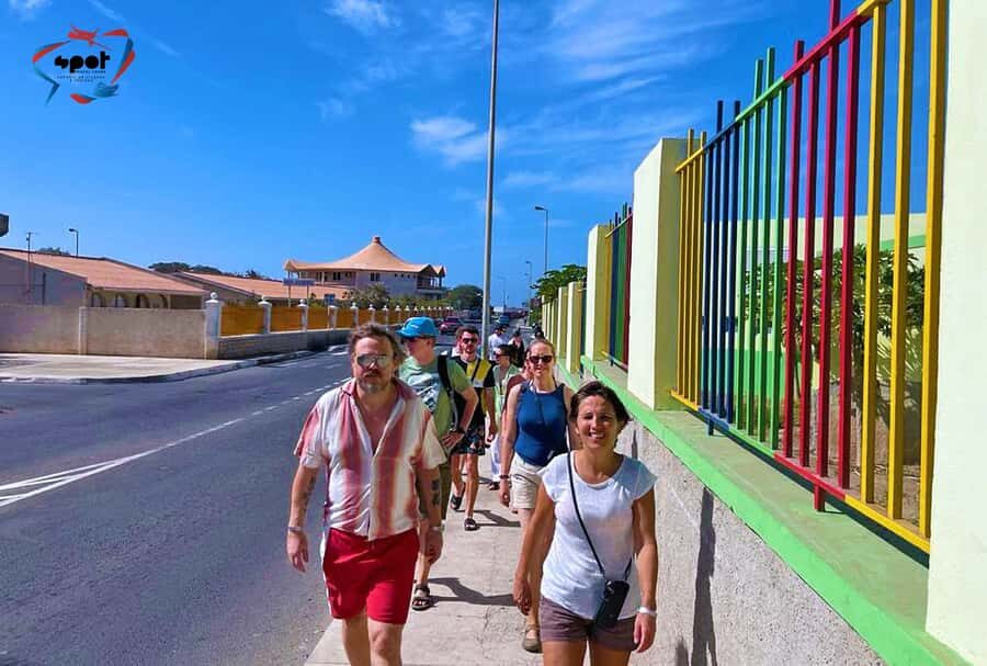 Espargos: Guided Sal Island City Tour - Markets, crafts, and souvenirs: the best value part