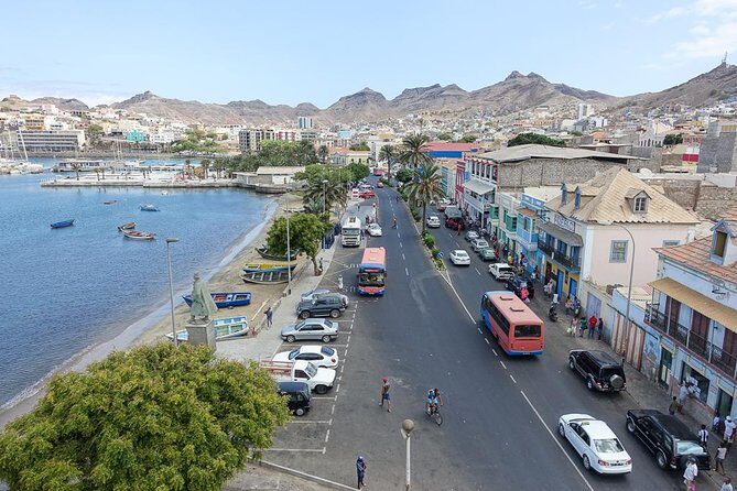 Half Day Island Tour, Sao Vicente, 4h - Guide and Driver Quality, Plus the Cramped-Vehicle Reality