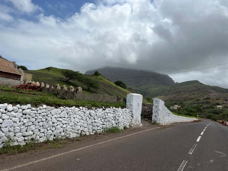 Hike to the highest point of Monte verde - Getting to the Top: Summit Views and the Taste Break