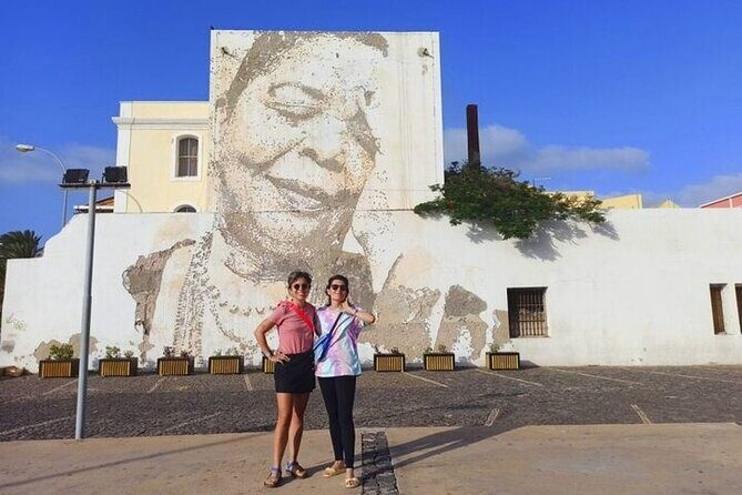 S.Vicente: Tour of the city center and rural villages - Centro Cultural do Mindelo: quick art, easy souvenirs, free entry