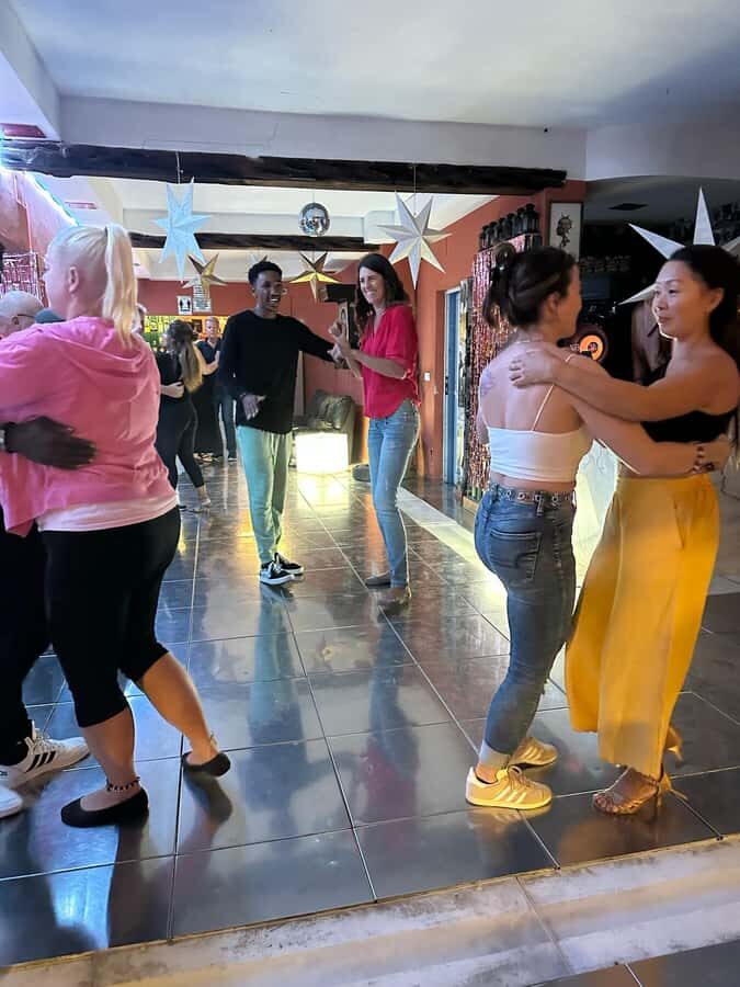Sal: Kizomba Group Class - Santa Maria, Cape Verde - Partner swapping and the men-women math: Why it can be good or awkward