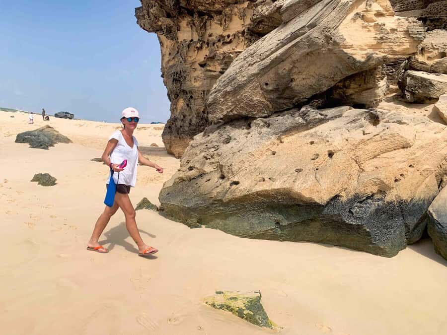 Sal Rei: Boa Vista Island Full-Day North to South Discovery - Sal Rei City Time: Lunch, a Drink, Market Browsing, and Stops for What You Need