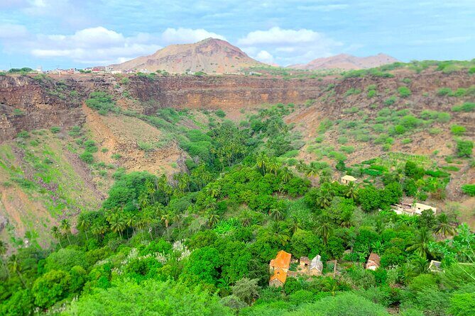 Santiago Island: 4-Hour Calabaceira Valley Hike & Guided Tour to Cidade Velha - Morning Start: how this 8:30 departure shapes the day