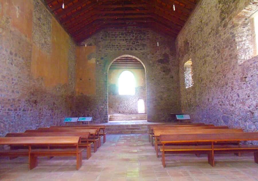 Santiago Island: Highlights of Cidade Velha with Local Guide - Sé Cathedral ruins: standing in the footprint of an early cathedral