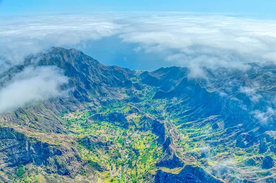 Santiago: Landscapes, Street Art, and Markets Day Trip - Serra Malagueta Natural Park: quick climbs, big views