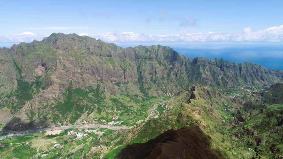 Santo Antão: Full Day Island Tour & Visit to Cova de Paúl - Lunch time: local food, local atmosphere, and your energy budget