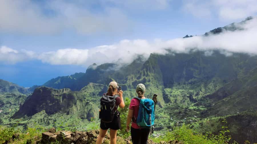 Santo Antão: Hiking Cova Volcano Crater to Ribeira Paúl - Weather and safety: when the day changes