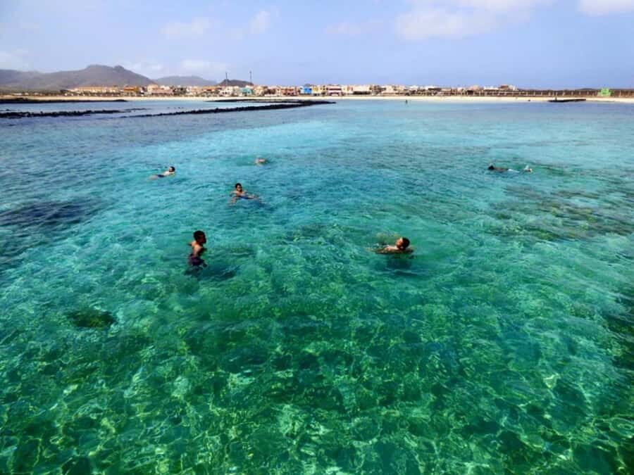 São Vicente: Markets, Mountains, Fishing Villages & Beaches - Baía das Gatas: A Calm Bay and a Refreshing Swim